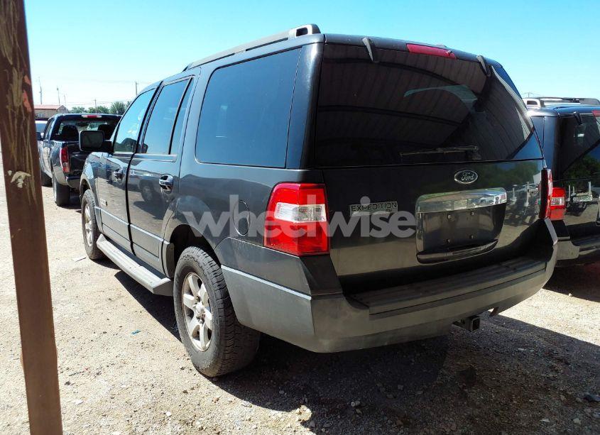 Photo 3 of 2007 Ford Expedition XLT (VIN 1FMFU155X7LA06840)