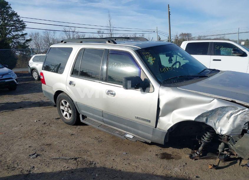 Photo 13 of 2007 Ford Expedition XLT (VIN 1FMFU155X7LA89024)