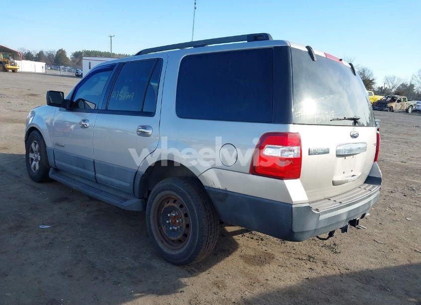 Photo 3 of 2007 Ford Expedition XLT (VIN 1FMFU155X7LA89024)