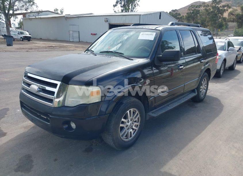 Photo 2 of 2008 Ford Expedition XLT (VIN 1FMFU155X8LA50015)