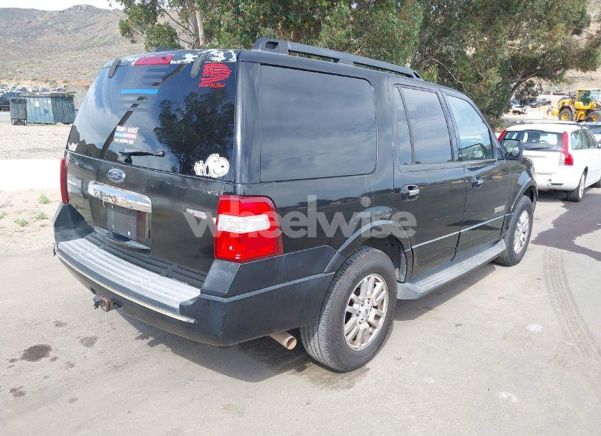 Photo 4 of 2008 Ford Expedition XLT (VIN 1FMFU155X8LA50015)