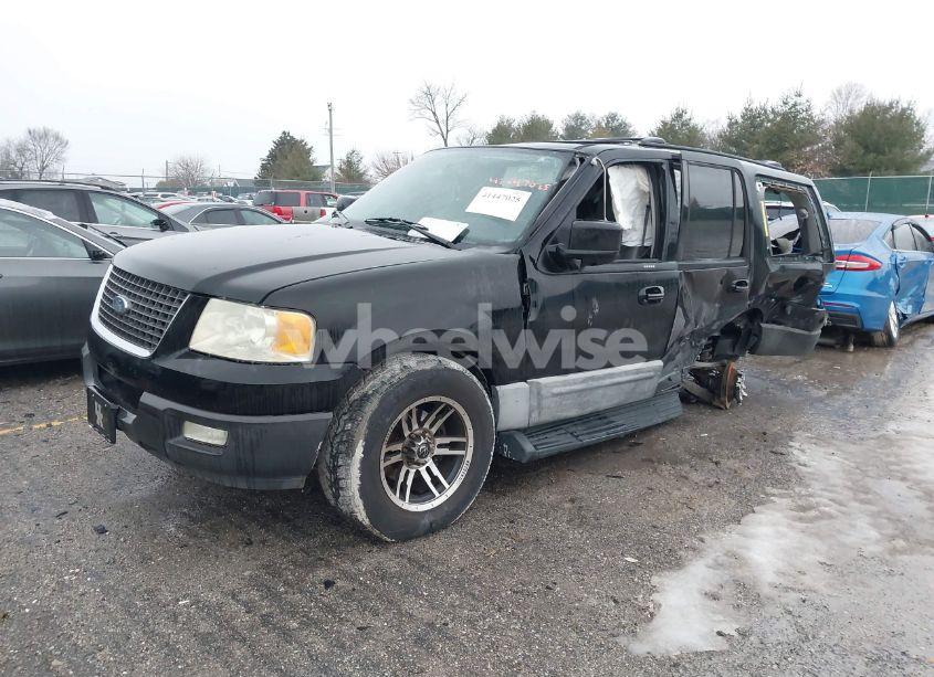 Photo 2 of 2003 Ford Expedition XLT (VIN 1FMFU15L43LC27293)