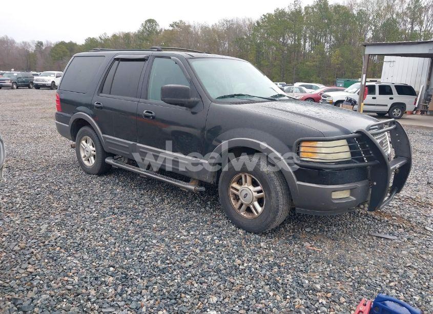 2004 Ford Expedition XLT (VIN 1FMFU15L64LA82887) main photo