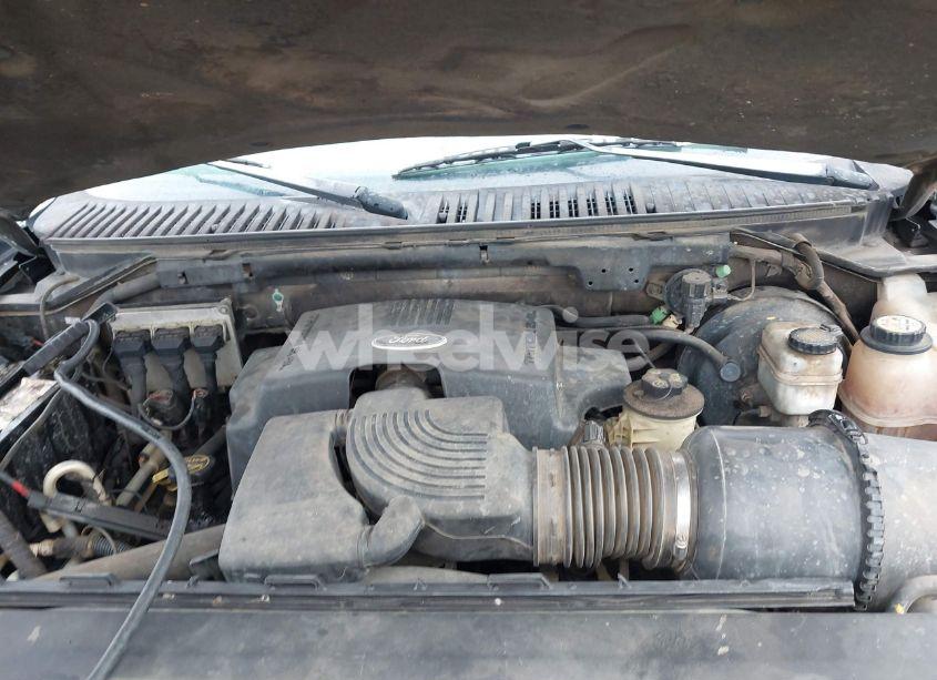 Photo 10 of 2004 Ford Expedition XLT (VIN 1FMFU15L64LA82887)