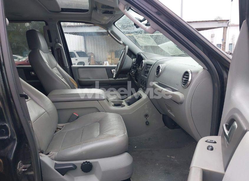 Photo 5 of 2004 Ford Expedition XLT (VIN 1FMFU15L64LA82887)
