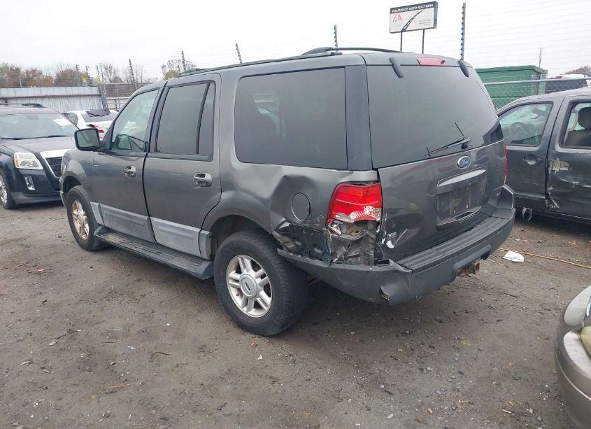 Photo 3 of 2004 Ford Expedition XLT (VIN 1FMFU15L74LB23446)
