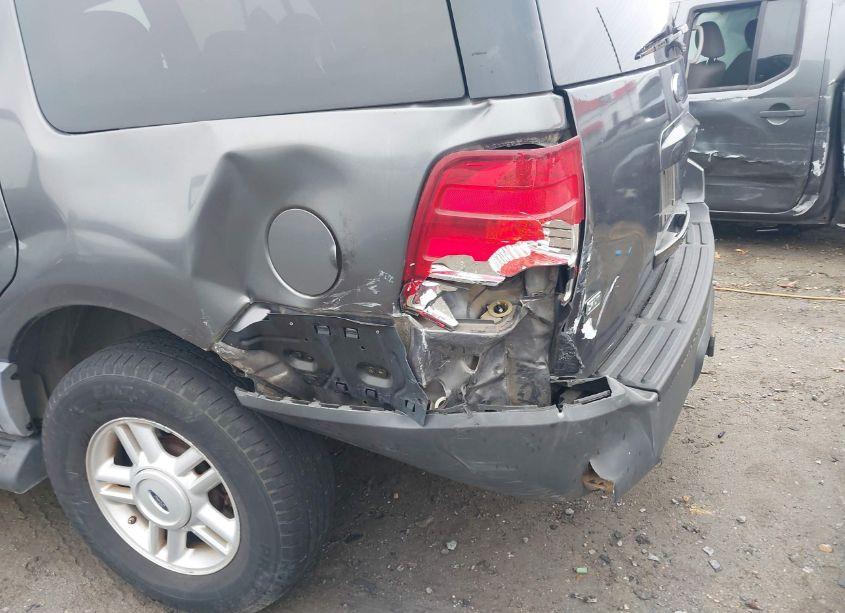 Photo 6 of 2004 Ford Expedition XLT (VIN 1FMFU15L74LB23446)