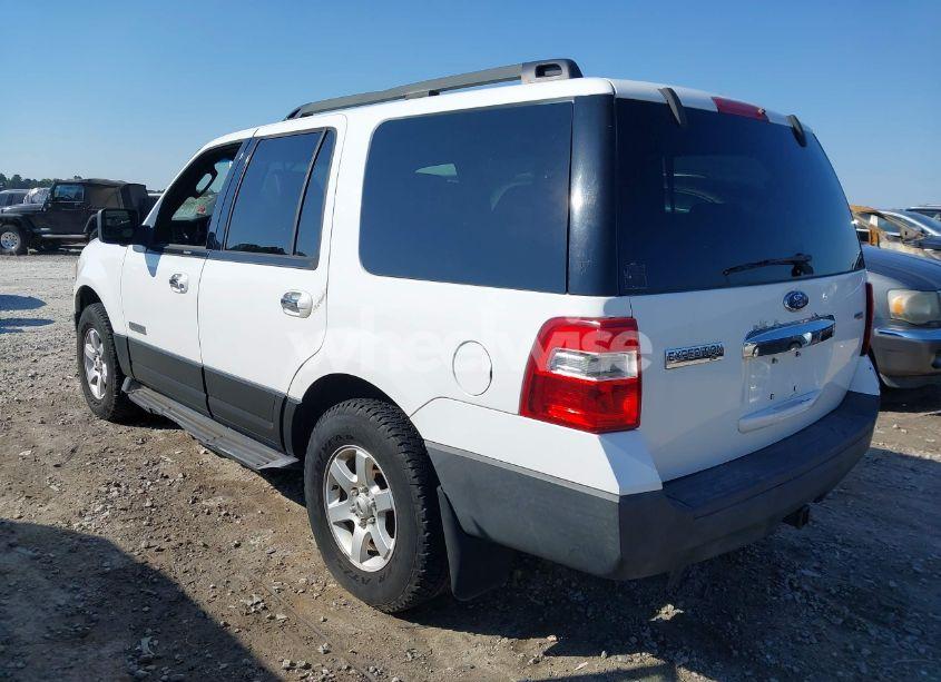 Photo 3 of 2007 Ford Expedition XLT (VIN 1FMFU16507LA67743)