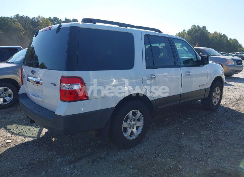 Photo 4 of 2007 Ford Expedition XLT (VIN 1FMFU16507LA67743)