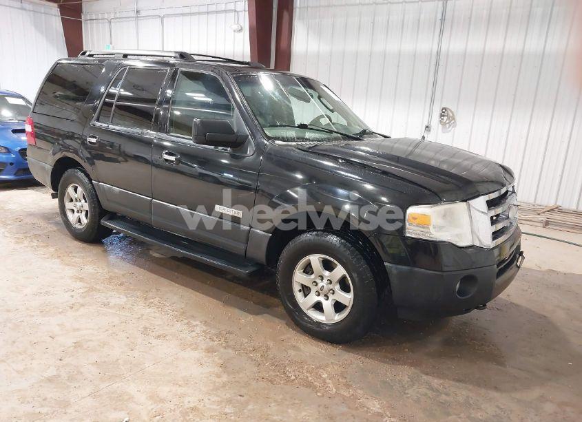 2007 Ford Expedition XLT (VIN 1FMFU16507LA88124) main photo