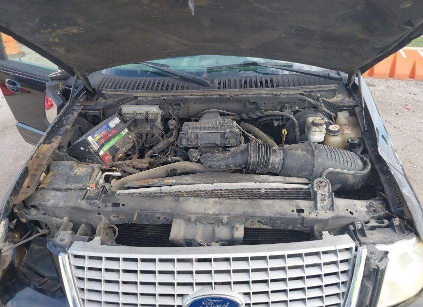 Photo 10 of 2005 Ford Expedition NBX/XLT (VIN 1FMFU16515LA62998)