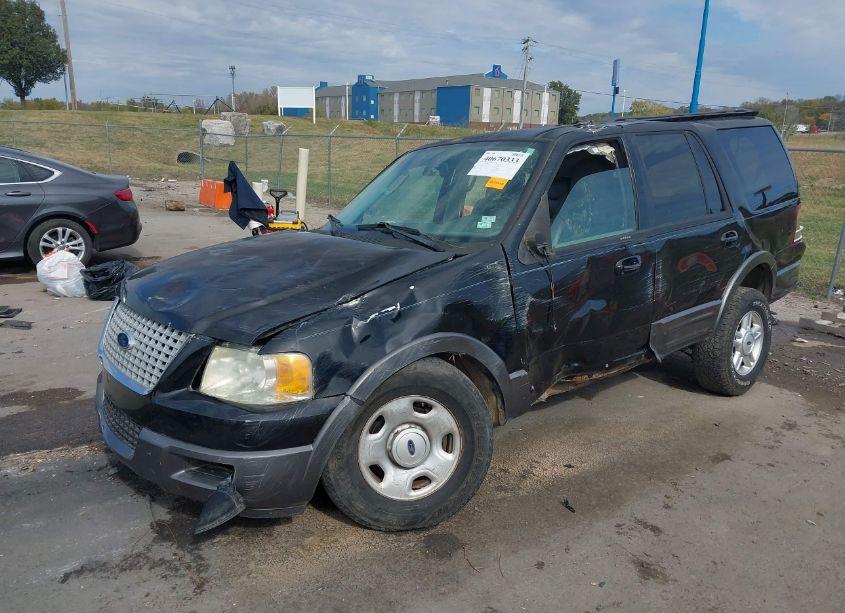 Photo 2 of 2005 Ford Expedition NBX/XLT (VIN 1FMFU16515LA62998)