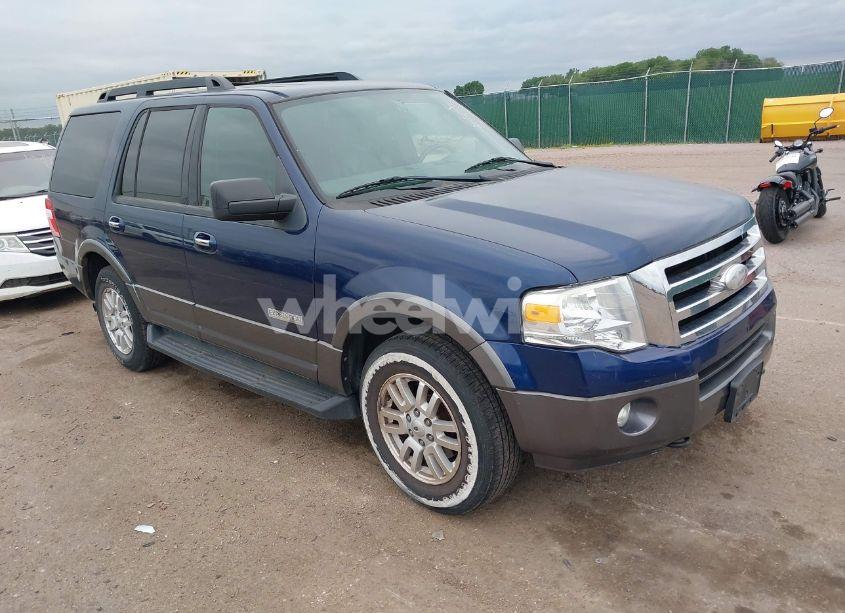 2007 Ford Expedition XLT (VIN 1FMFU16527LA88979) main photo