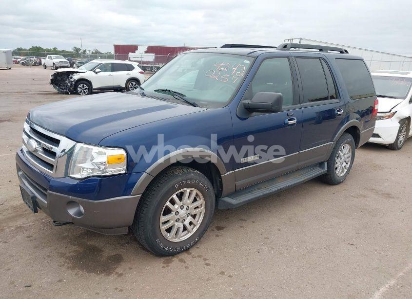 Photo 2 of 2007 Ford Expedition XLT (VIN 1FMFU16527LA88979)