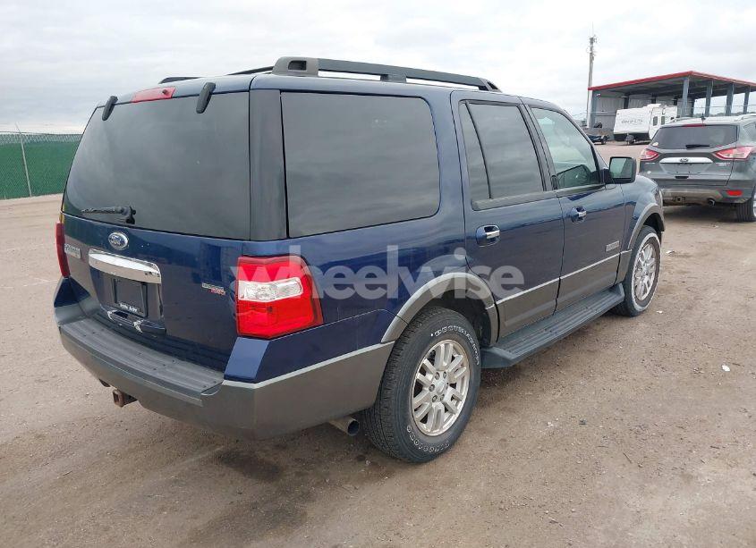Photo 4 of 2007 Ford Expedition XLT (VIN 1FMFU16527LA88979)