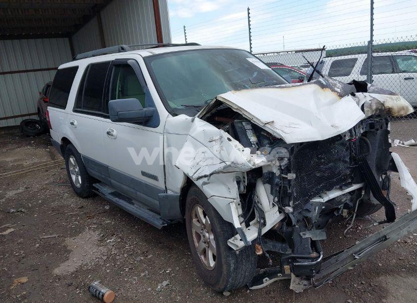 2007 Ford Expedition XLT (VIN 1FMFU16537LA08136) main photo