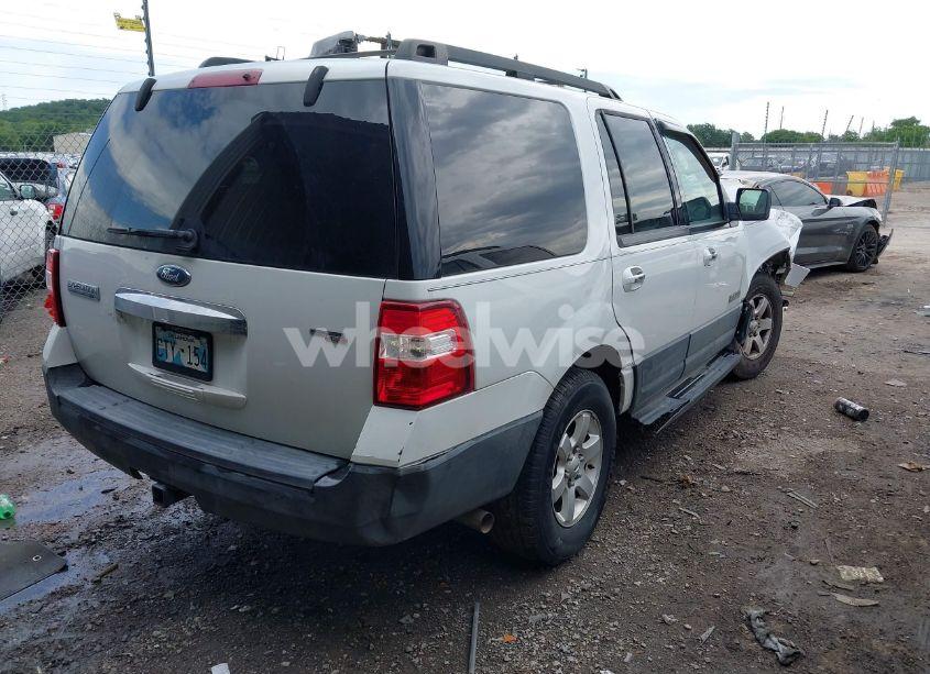 Photo 4 of 2007 Ford Expedition XLT (VIN 1FMFU16537LA08136)