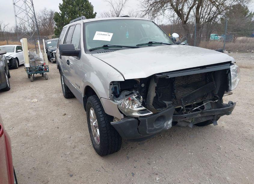 2007 Ford Expedition XLT (VIN 1FMFU16537LA87940) main photo