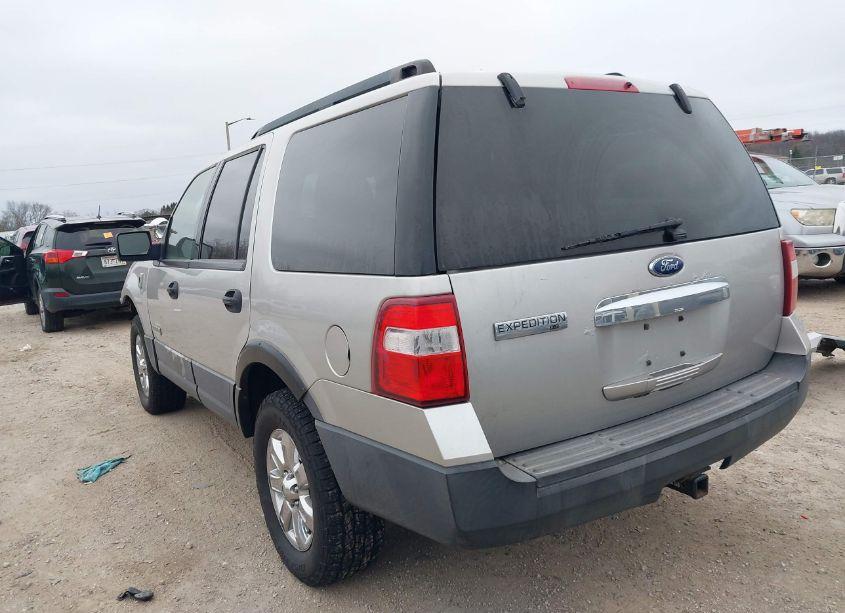Photo 3 of 2007 Ford Expedition XLT (VIN 1FMFU16537LA87940)
