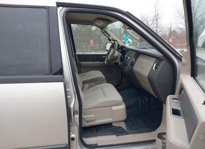 Photo 5 of 2007 Ford Expedition XLT (VIN 1FMFU16537LA87940)