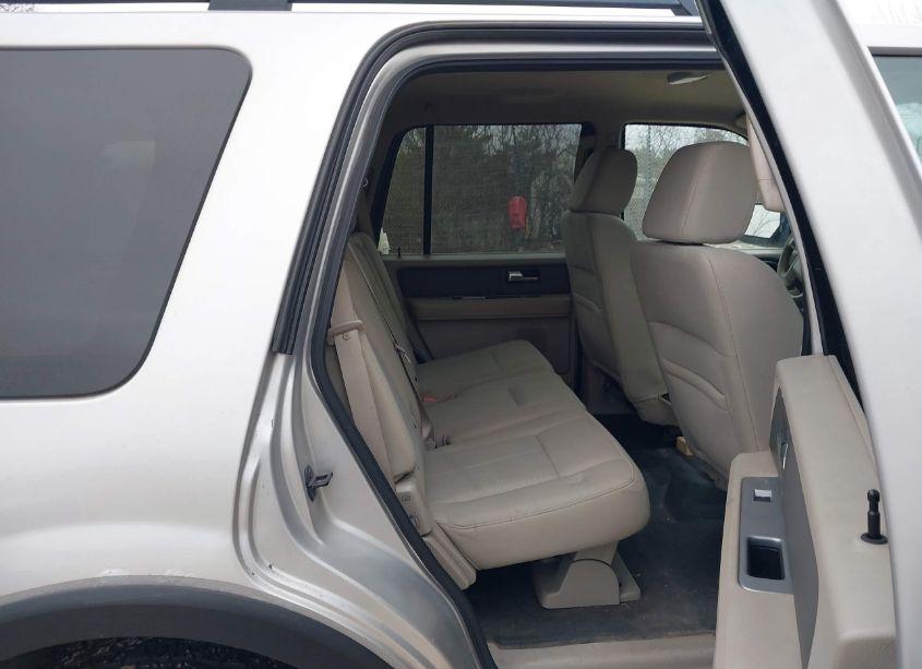 Photo 8 of 2007 Ford Expedition XLT (VIN 1FMFU16537LA87940)