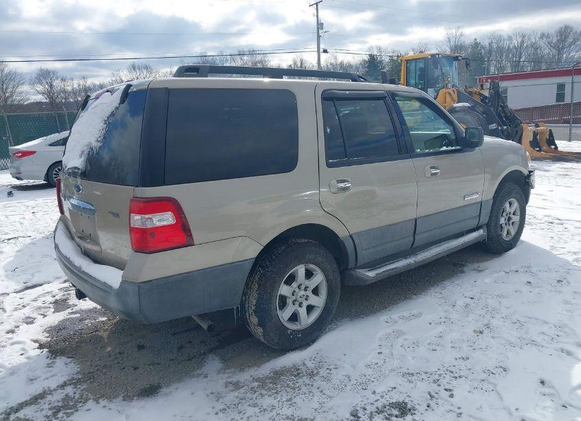 Photo 4 of 2007 Ford Expedition XLT (VIN 1FMFU16547LA94301)