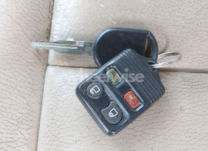 Photo 10 of 2008 Ford Expedition XLT (VIN 1FMFU16578LA42937)