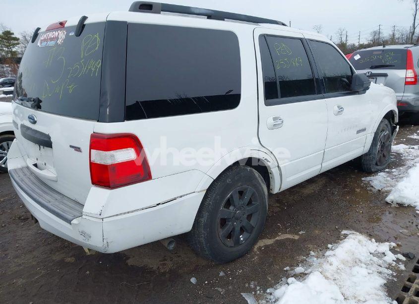 Photo 4 of 2008 Ford Expedition XLT (VIN 1FMFU16588LA73405)