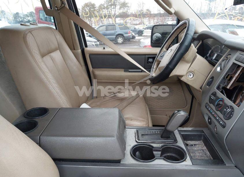 Photo 5 of 2008 Ford Expedition XLT (VIN 1FMFU16588LA73405)