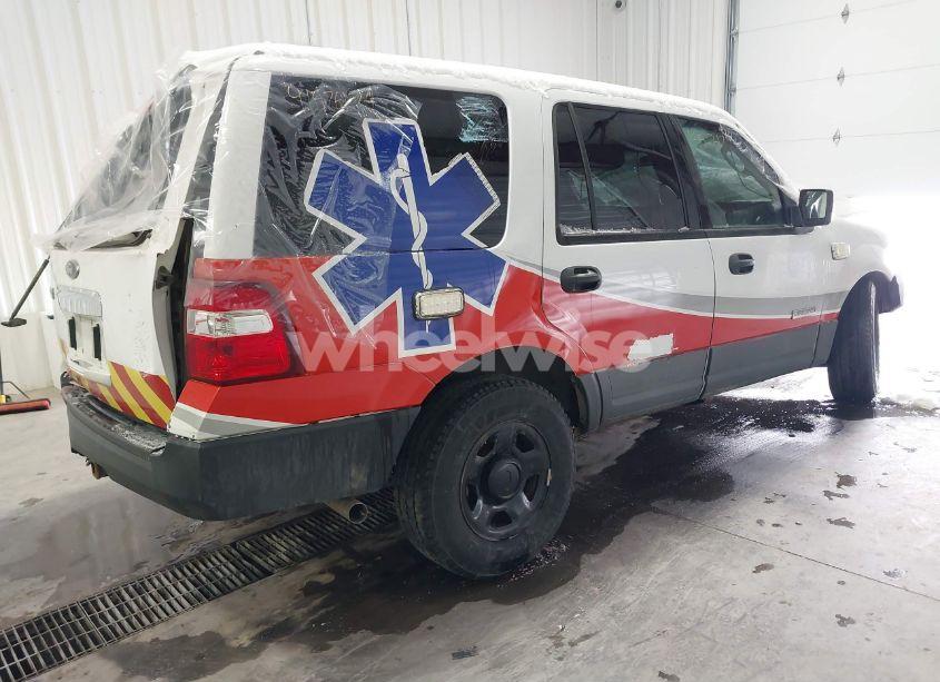 Photo 4 of 2007 Ford Expedition XLT (VIN 1FMFU165X7LA68026)