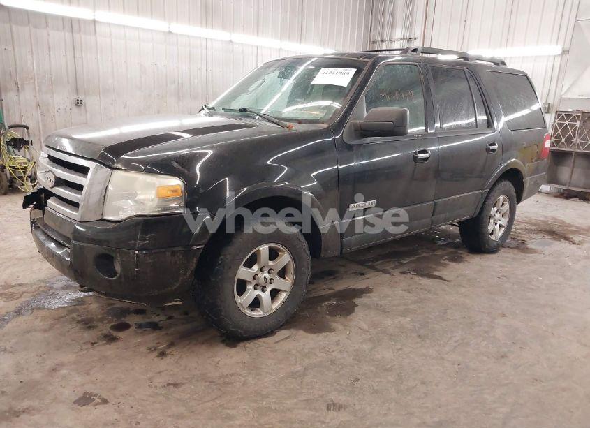 Photo 2 of 2008 Ford Expedition XLT (VIN 1FMFU165X8LA41555)