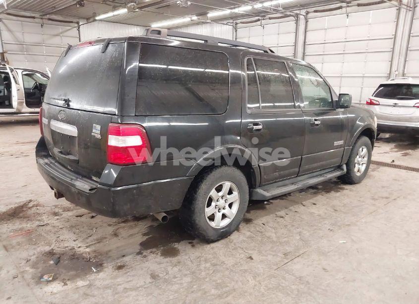 Photo 4 of 2008 Ford Expedition XLT (VIN 1FMFU165X8LA41555)