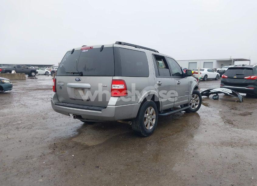 Photo 4 of 2008 Ford Expedition XLT (VIN 1FMFU165X8LA84518)