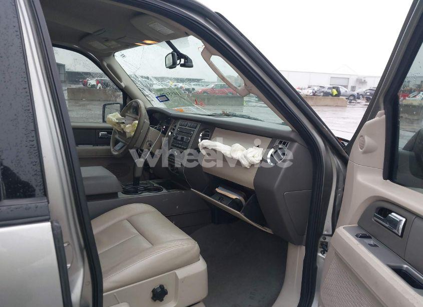 Photo 5 of 2008 Ford Expedition XLT (VIN 1FMFU165X8LA84518)