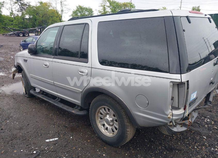 Photo 3 of 2001 Ford Expedition XLT (VIN 1FMFU16L01LA85178)