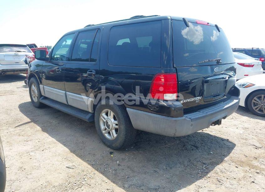 Photo 3 of 2003 Ford Expedition XLT (VIN 1FMFU16L03LB17095)