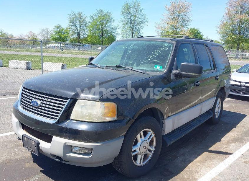 Photo 2 of 2003 Ford Expedition XLT (VIN 1FMFU16L13LC24253)