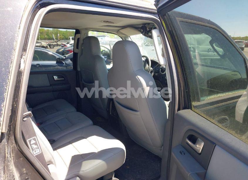 Photo 8 of 2003 Ford Expedition XLT (VIN 1FMFU16L13LC24253)