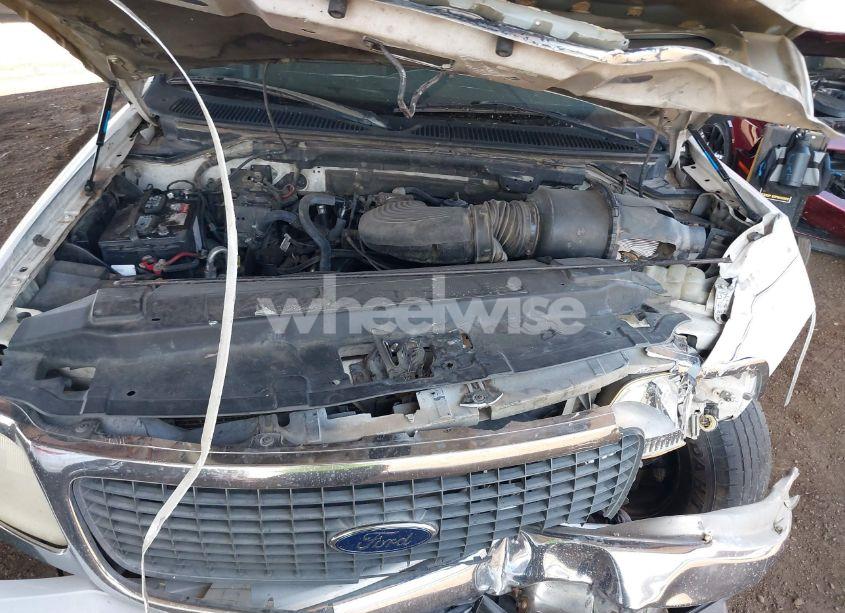 Photo 10 of 2000 Ford Expedition XLT (VIN 1FMFU16L1YLB49061)