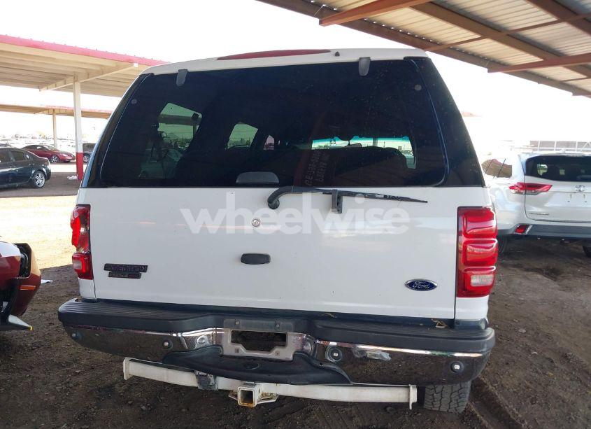 Photo 16 of 2000 Ford Expedition XLT (VIN 1FMFU16L1YLB49061)