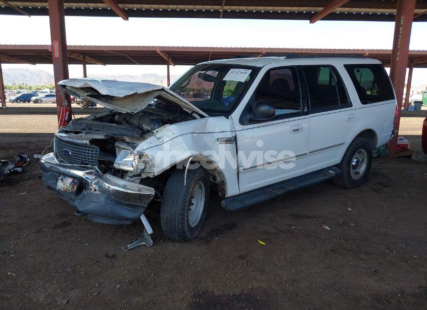 Photo 2 of 2000 Ford Expedition XLT (VIN 1FMFU16L1YLB49061)