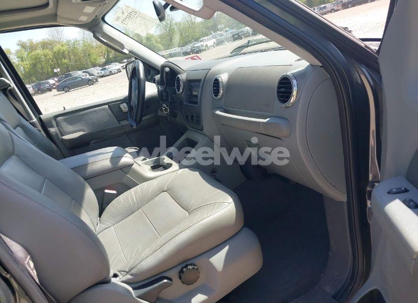 Photo 5 of 2004 Ford Expedition NBX/XLT (VIN 1FMFU16L24LA56317)