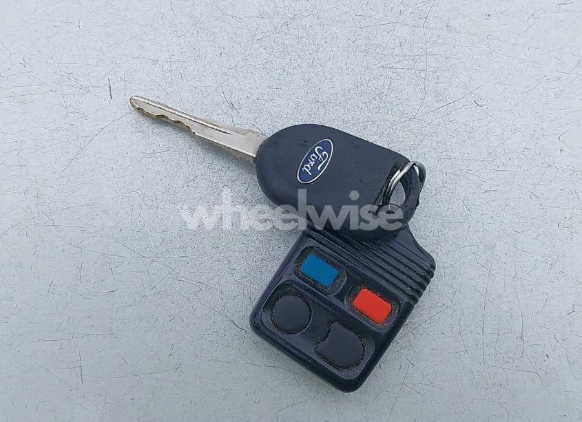 Photo 11 of 2003 Ford Expedition XLT (VIN 1FMFU16L33LA36849)