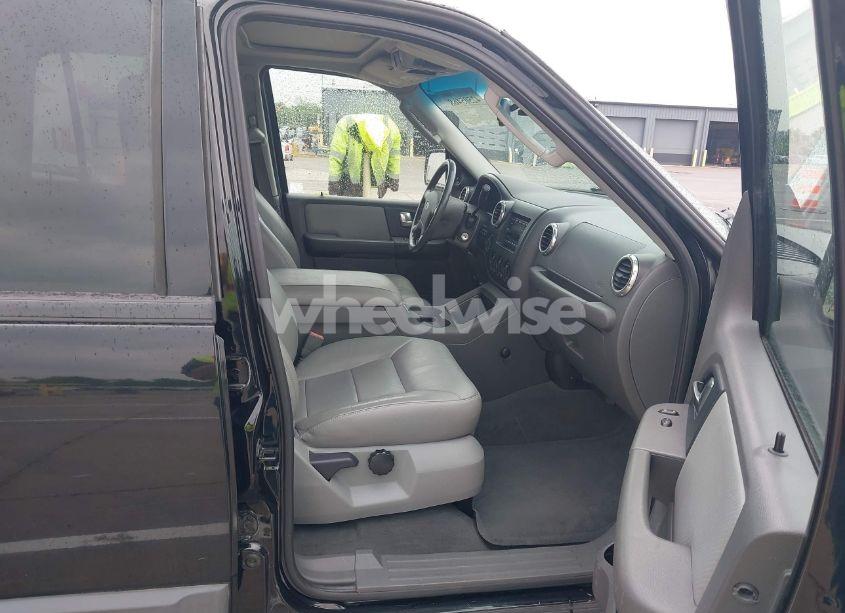 Photo 5 of 2003 Ford Expedition XLT (VIN 1FMFU16L33LA36849)