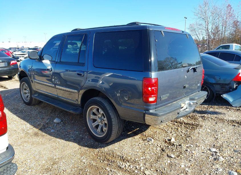 Photo 3 of 2002 Ford Expedition XLT (VIN 1FMFU16L42LA18505)