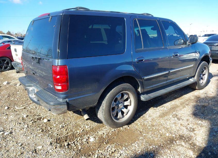 Photo 4 of 2002 Ford Expedition XLT (VIN 1FMFU16L42LA18505)