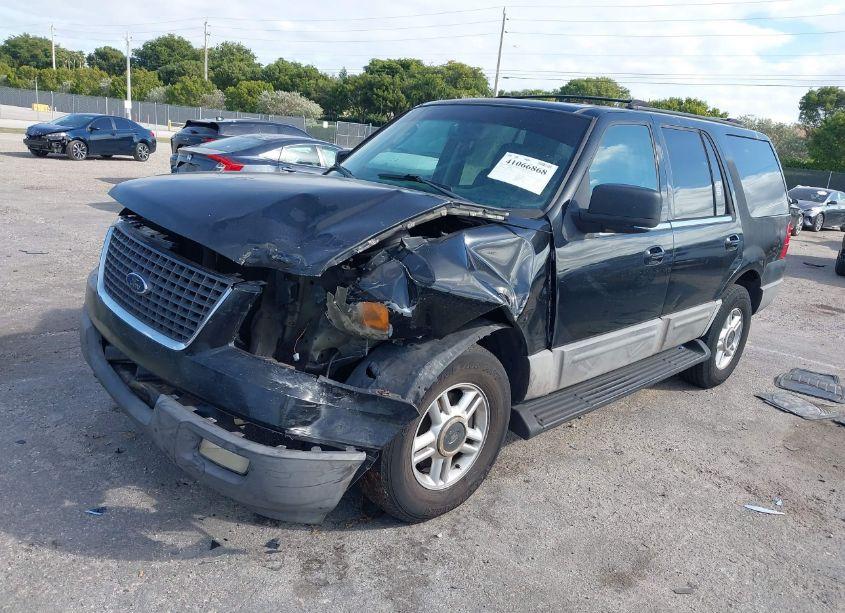 Photo 2 of 2003 Ford Expedition XLT (VIN 1FMFU16L43LA90192)