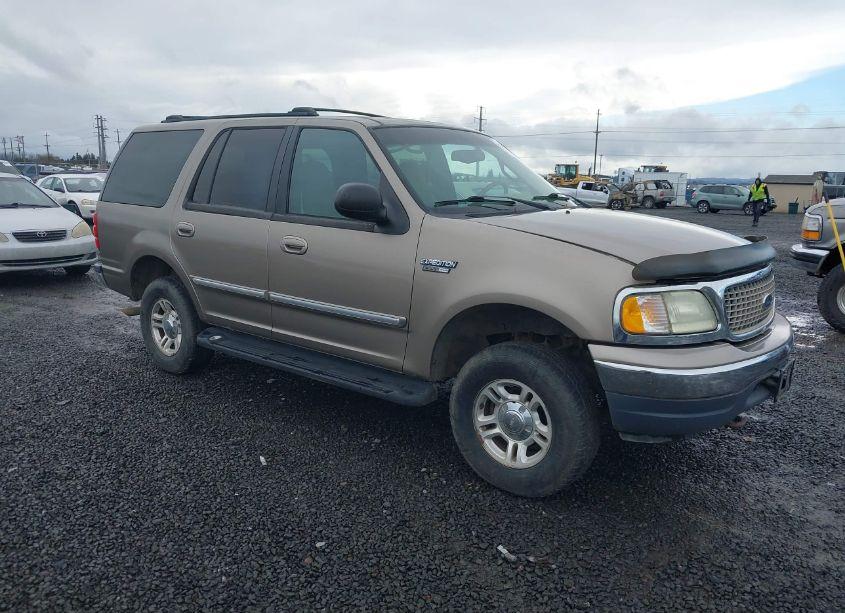 2002 Ford Expedition XLT (VIN 1FMFU16L52LA85744) main photo