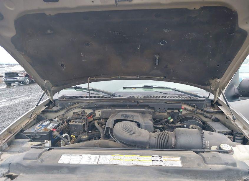 Photo 10 of 2002 Ford Expedition XLT (VIN 1FMFU16L52LA85744)