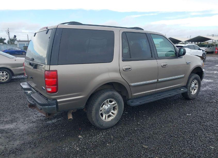 Photo 4 of 2002 Ford Expedition XLT (VIN 1FMFU16L52LA85744)